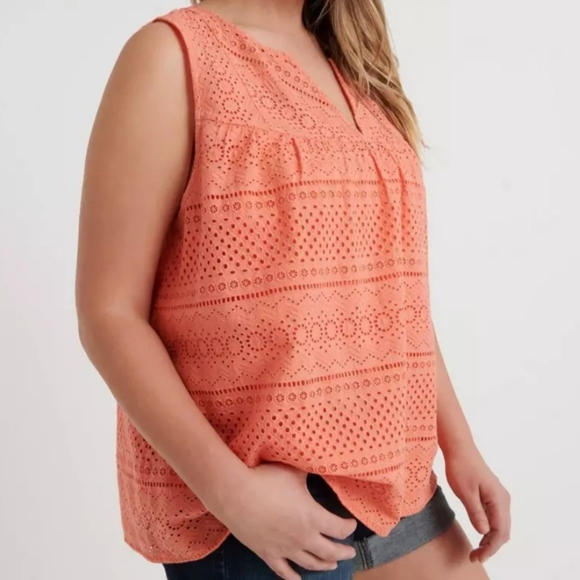 🎉HP🎉 Lucky Brand Women's Eyelet Tank Top - Picture 2 of 4
